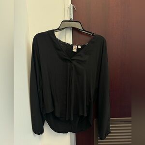 Black flowy women’s long sleeve